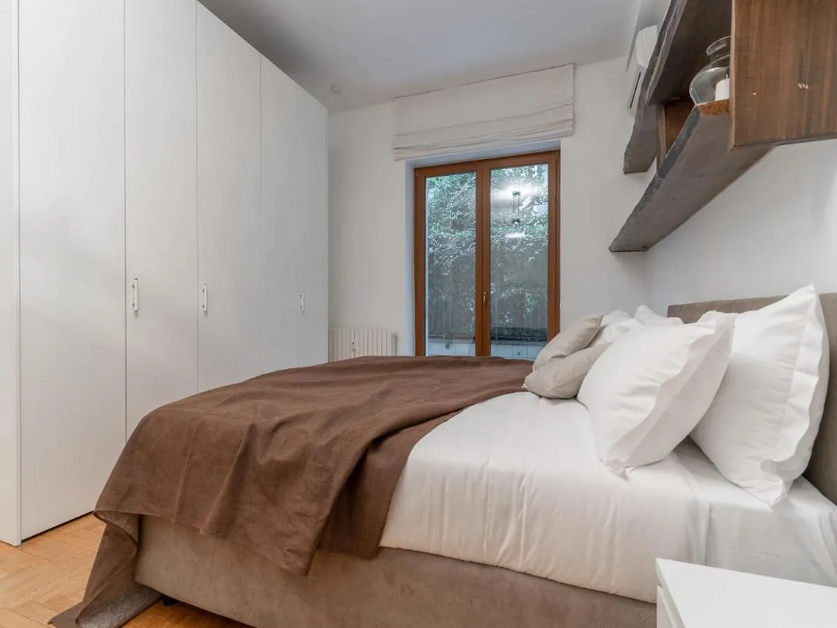 The Best Rent - Spacious Three-Bedroom Apartment In Moscova 米兰