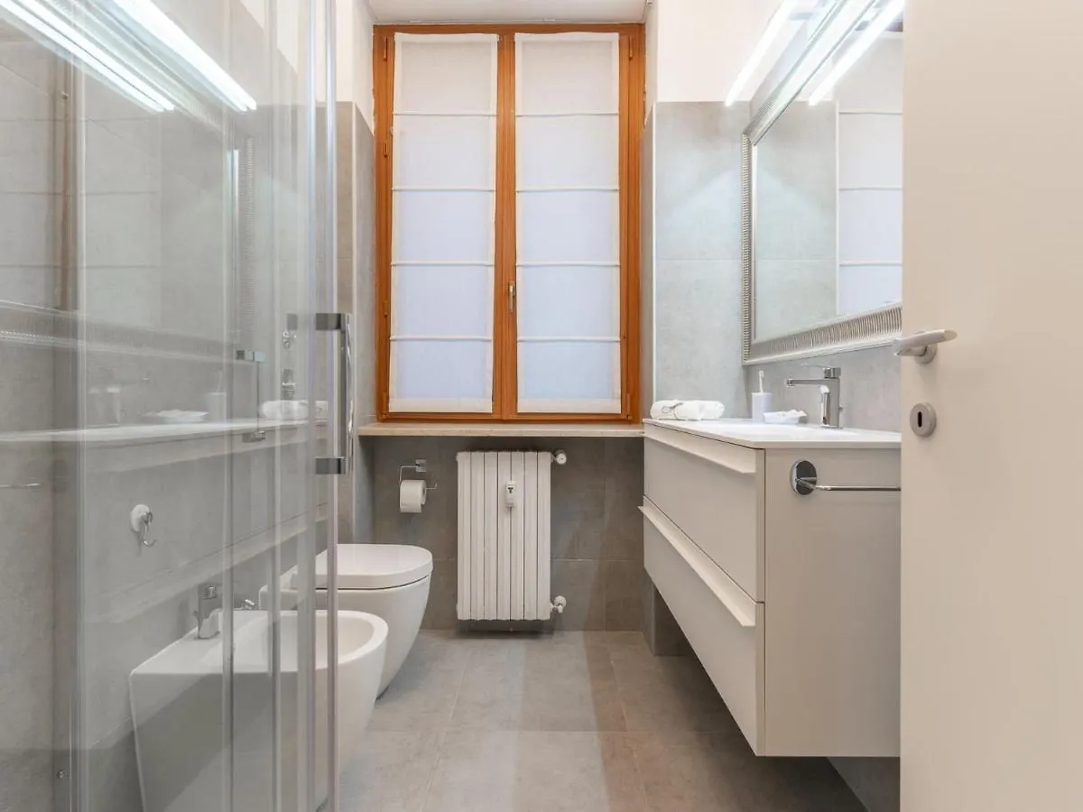 The Best Rent - Spacious Three-Bedroom Apartment In Moscova 米兰