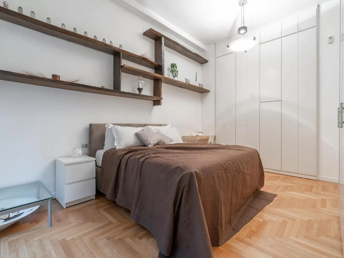 The Best Rent - Spacious Three-Bedroom Apartment In Moscova 米兰