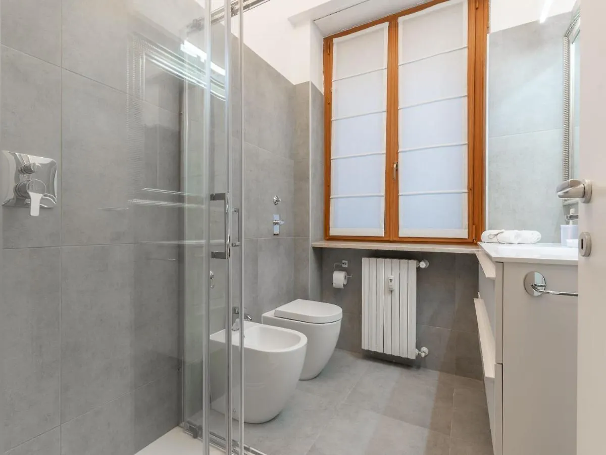The Best Rent - Spacious Three-Bedroom Apartment In Moscova 米兰