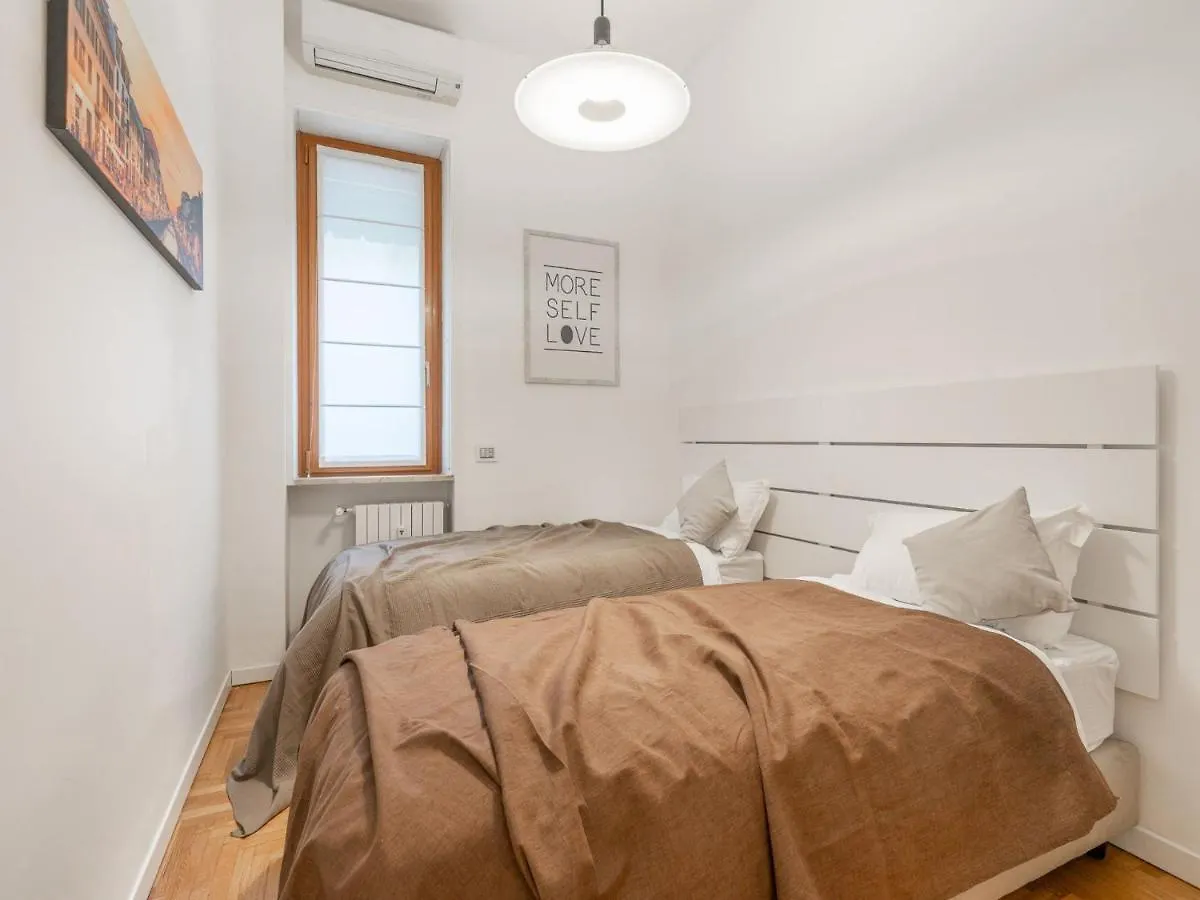The Best Rent - Spacious Three-Bedroom Apartment In Moscova 米兰