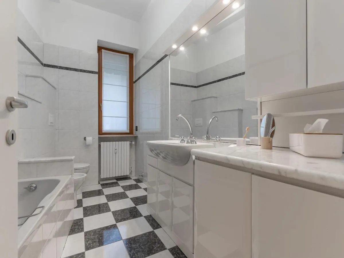 The Best Rent - Spacious Three-Bedroom Apartment In Moscova 米兰