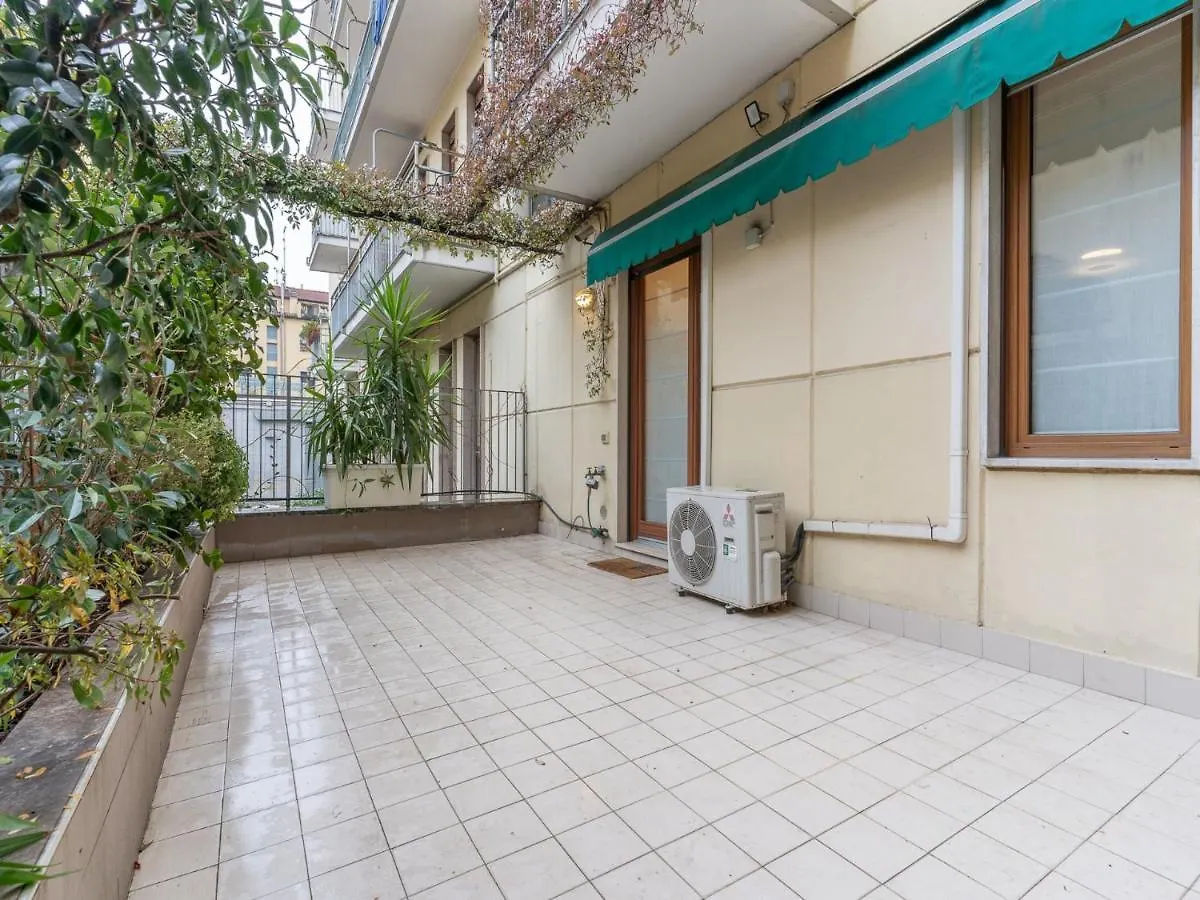 The Best Rent - Spacious Three-Bedroom Apartment In Moscova 米兰