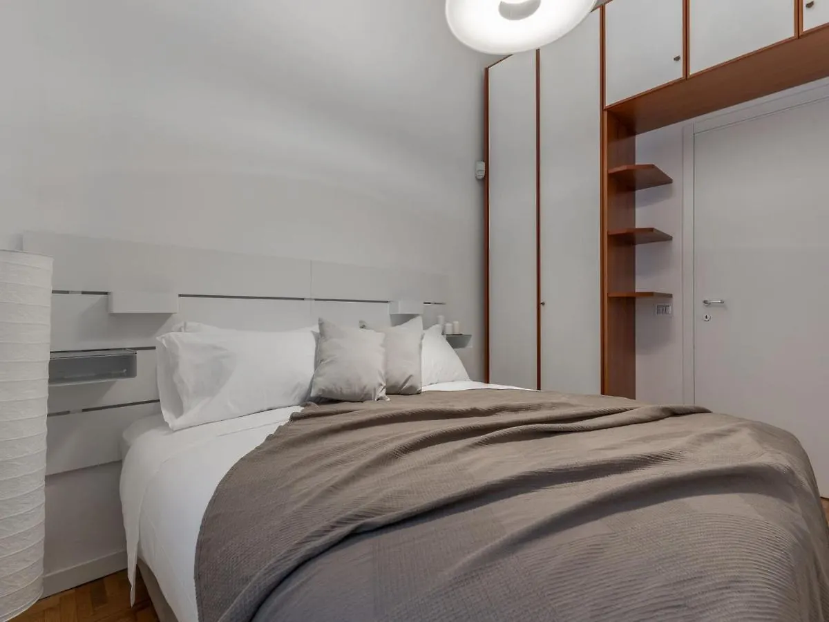 The Best Rent - Spacious Three-Bedroom Apartment In Moscova 米兰 意大利