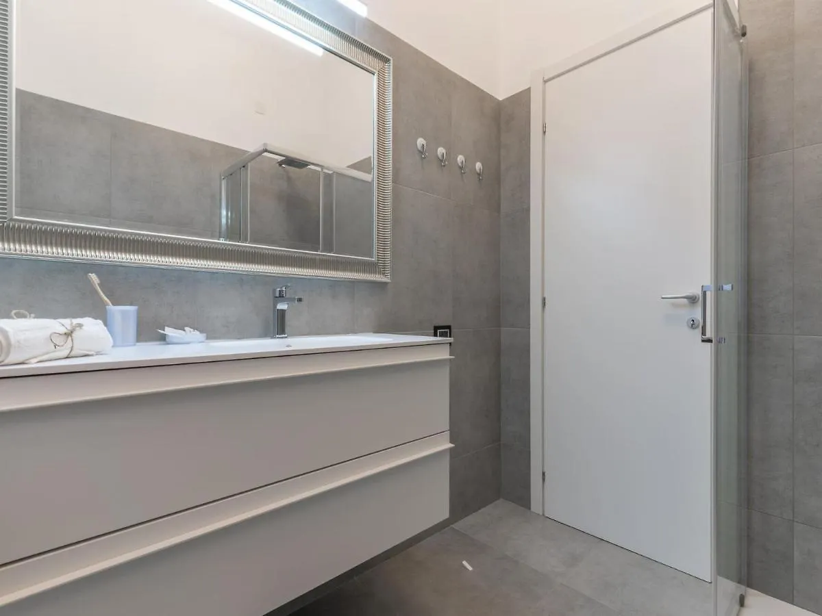 The Best Rent - Spacious Three-Bedroom Apartment In Moscova Milano Italien