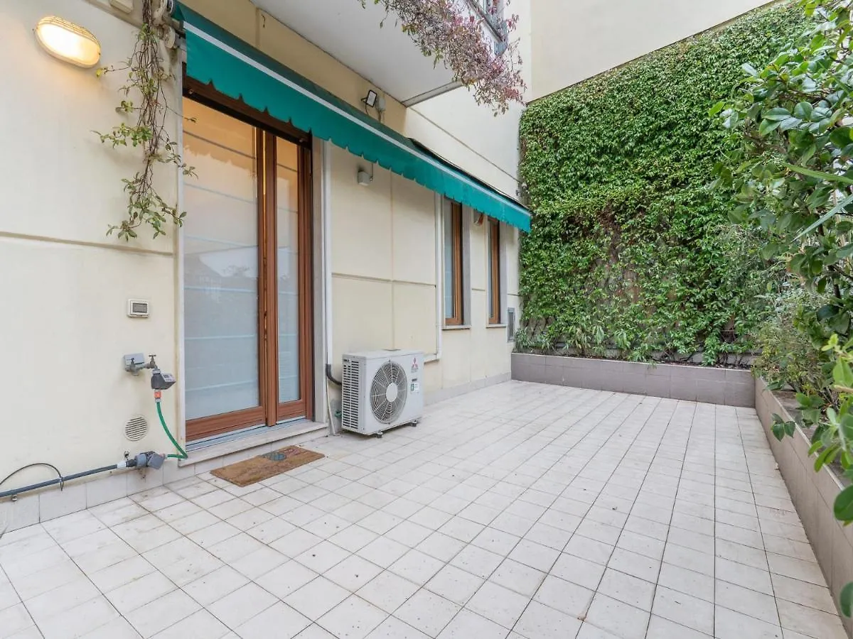 The Best Rent - Spacious Three-Bedroom Apartment In Moscova Milano 0*,  Italien
