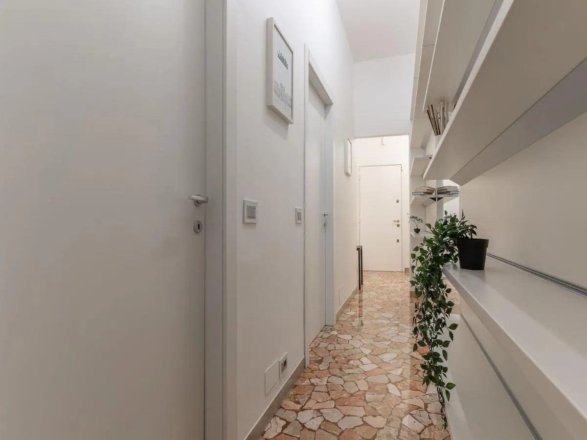 The Best Rent - Spacious Three-Bedroom Apartment In Moscova Milano